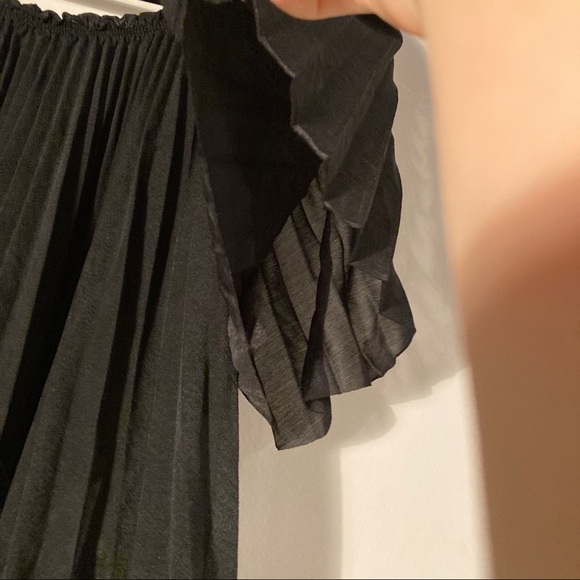 Urban Outfitters Kimchi Blue Accordion Sheer Top - Picture 3 of 10